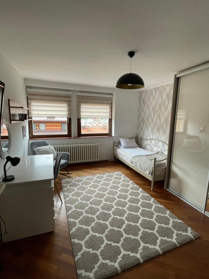 Deluxe Apartment Lejla - Free Garage Parking Сараево Екстериор снимка